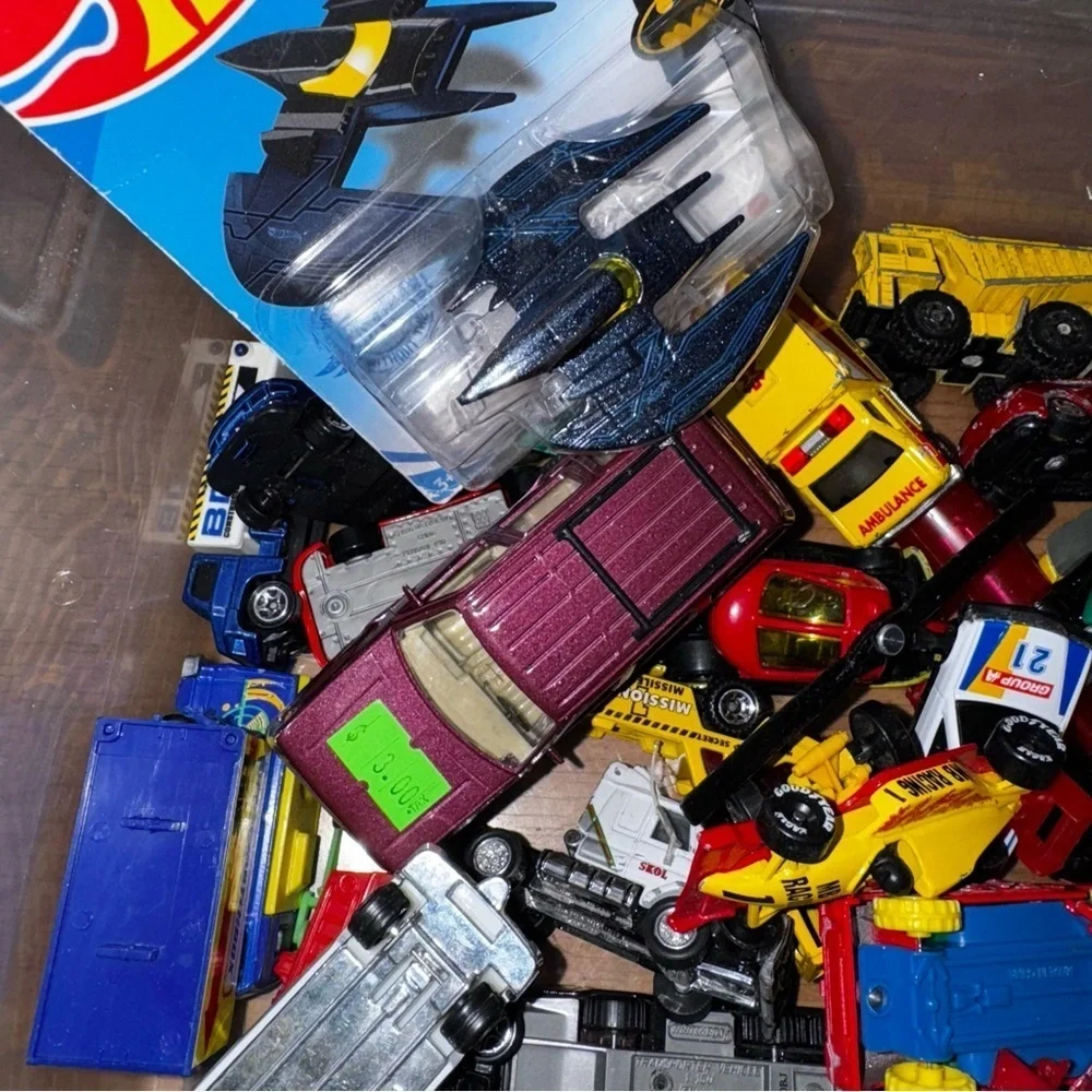 Lot Of Over 30 Small Cars Mix Of Hot Wheels Cars & More Some Are Vintage